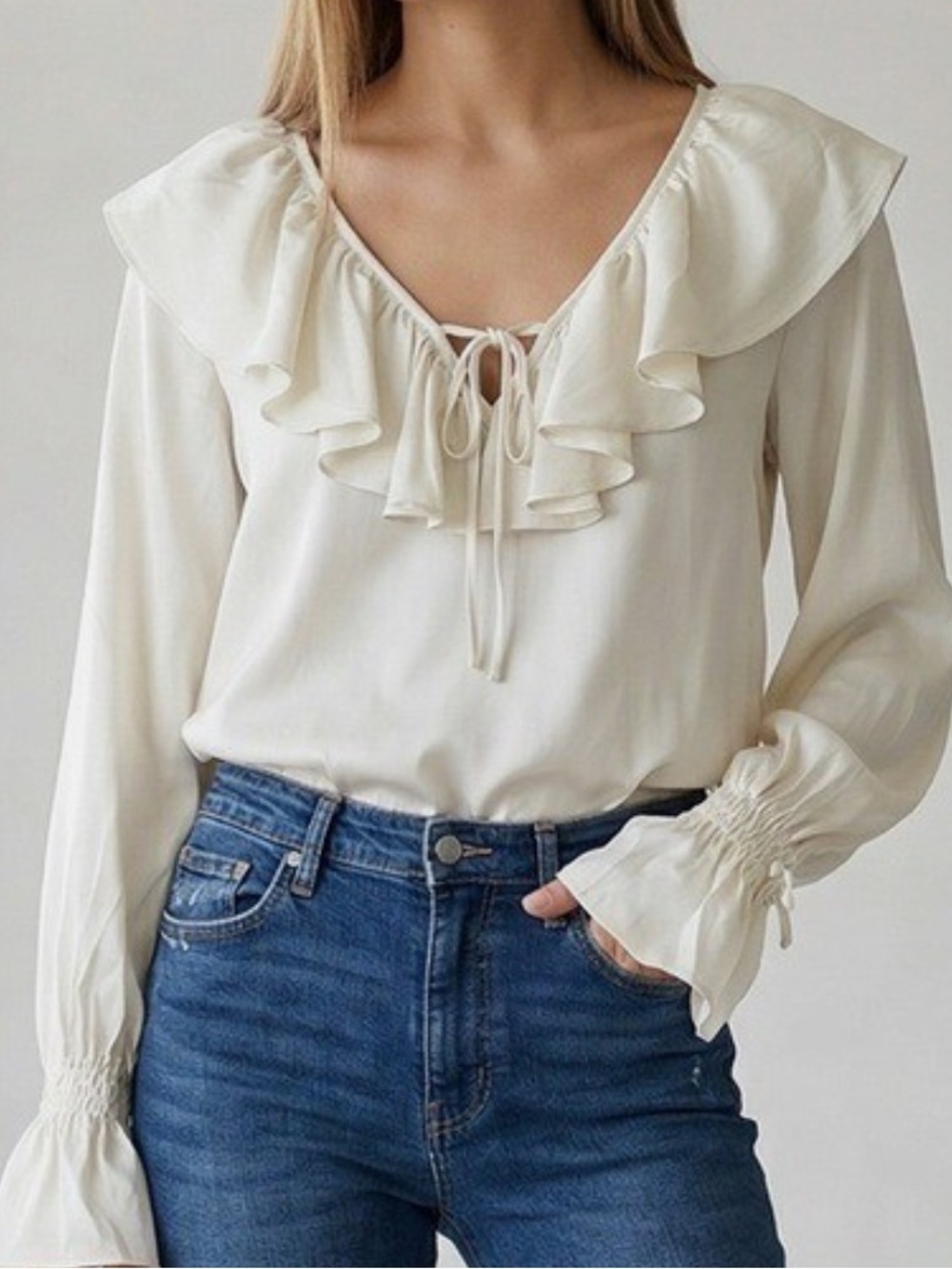 Weworewhat Cream Ruffled V Neck Long Sleeve Romantic Blouse small NWT $49